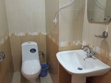 Фото номера Классический трехместный номер Мотели Hotel Noy г. Горис 2