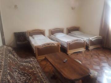 Фото номера Классический трехместный номер Мотели Hotel Noy г. Горис 7