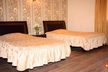 Фото номера Трехместный номер Отель Christy Hotel г. Горис 2
