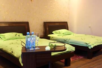 Фото номера Трехместный номер Отель Christy Hotel г. Горис 9