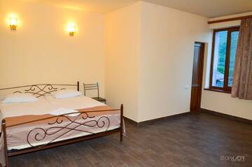Фото номера Стандартный двухместный номер с 1 кроватью Отель Yeghevnut Hotel г. Горис 2