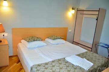 Фото номера Стандартный двухместный номер с 1 кроватью Отель Yeghevnut Hotel г. Горис 3