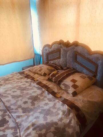 Фото номера Двухместный номер с 1 кроватью, вид на сад Хостелы Goris Downtown Hostel г. Горис 2