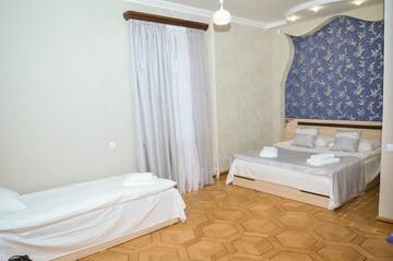 Фото номера Трехместный номер Отель Rubin Hotel г. Горис 6