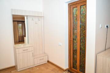 Фото номера Трехместный номер с ванной Отель Rubin Hotel г. Горис 8