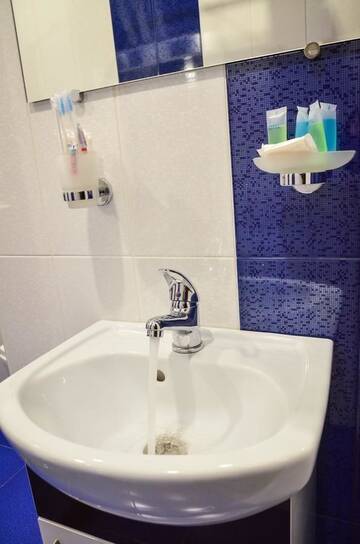 Фото номера Трехместный номер Отель Rubin Hotel г. Горис 5