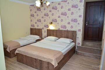 Фото номера Семейный номер Отель ASOUR HOTEL г. Горис 2