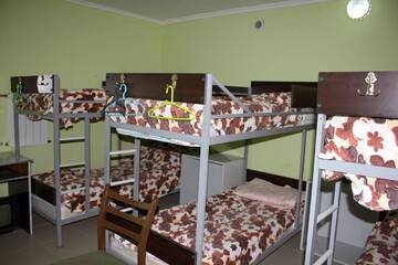 Фото номера Кровать в общем 6-местном номере Хостелы Lovely Goris г. Горис 2
