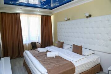 Фото номера Двухместный номер Делюкс с 1 кроватью Отель Goris Hotel г. Горис 2