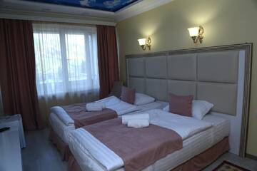 Фото номера Трехместный номер «Комфорт» Отель Goris Hotel г. Горис 2