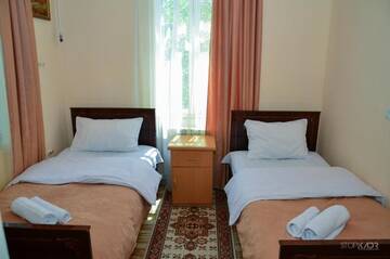 Фото номера Двухместный номер с 2 отдельными кроватями Мотели Narek B&amp;B г. Горис 4
