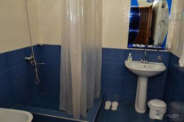 Фото номера Двухместный номер с 2 отдельными кроватями Мотели Narek B&amp;B г. Горис 9