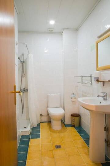 Фото номера Трехместный номер с видом на горы Отель Hotel Mirhav г. Горис 7