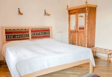 Фото номера Люкс с балконом Отель Hotel Mirhav г. Горис 5