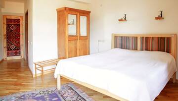 Фото номера Люкс с балконом Отель Hotel Mirhav г. Горис 10