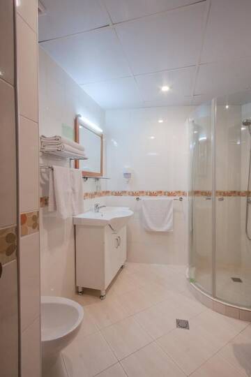 Фото номера Люкс с балконом Отель Hotel Mirhav г. Горис 20