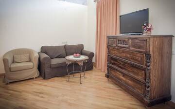 Фото номера Люкс с балконом Отель Hotel Mirhav г. Горис 25