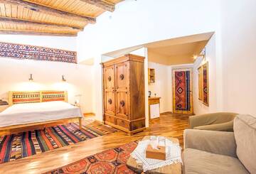 Фото номера Люкс с балконом Отель Hotel Mirhav г. Горис 22