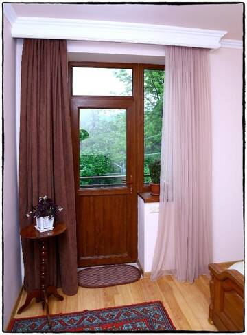 Фото номера Трехместный номер «Комфорт» Гостевой дом Hayi Tun Guest House г. Горис 11