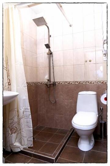 Фото номера Трехместный номер «Комфорт» Гостевой дом Hayi Tun Guest House г. Горис 12