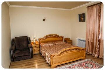Фото номера Четырехместный номер &quot;Комфорт&quot; Гостевой дом Hayi Tun Guest House г. Горис 2