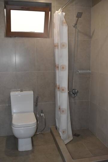 Фото номера Стандартный четырехместный номер Гостевой дом Hayi Tun Guest House г. Горис 4