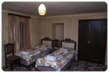 Фото номера Стандартный четырехместный номер Гостевой дом Lucy B&amp;B г. Горис 9