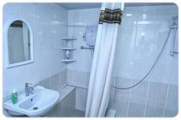 Фото номера Стандартный четырехместный номер Гостевой дом Lucy B&amp;B г. Горис 10
