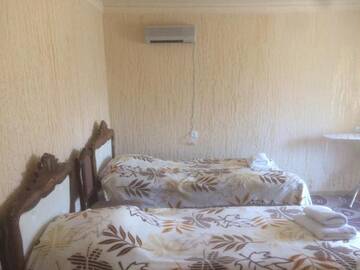 Фото номера Стандартный четырехместный номер Гостевой дом Lucy B&amp;B г. Горис 15