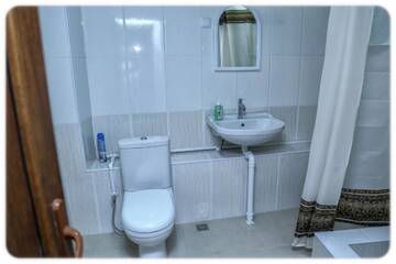 Фото номера Стандартный четырехместный номер Гостевой дом Lucy B&amp;B г. Горис 7