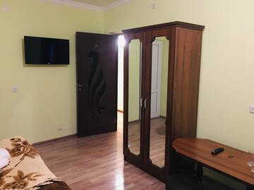 Фото номера Классический трехместный номер Гостевой дом Van Hotel Goris г. Горис 4