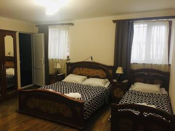 Фото номера Представительский трехместный номер Гостевой дом Van Hotel Goris г. Горис 5