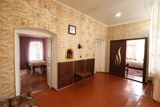 Фото Отели типа «постель и завтрак» Guesthouse 'Ashot Shalunts' г. Горис